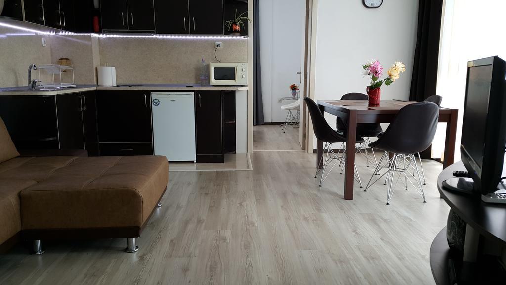 Kraybrezhna Apartment Pomorie Exterior foto